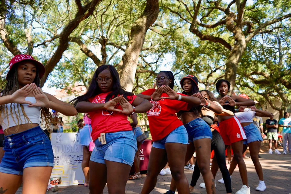 Charleston event photographer covering a live party crowd
